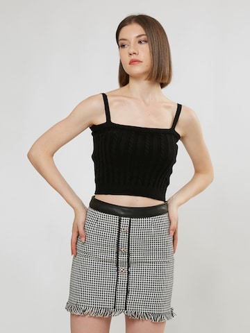 Influencer Top in Zwart: voorkant