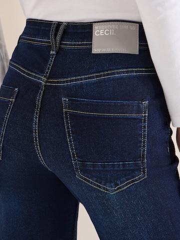 Coupe slim Jean 'Scarlett' CECIL en bleu