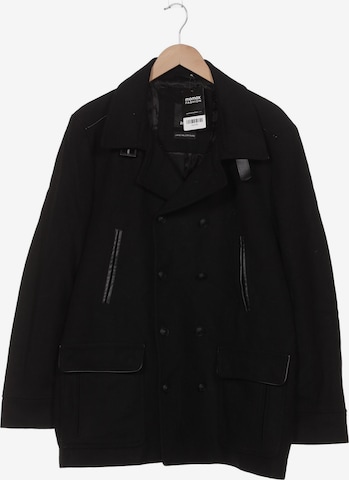 Brice Mantel XL in Schwarz: Vorderseite