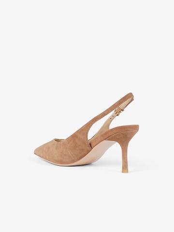 CHICONIC Sandals in Beige