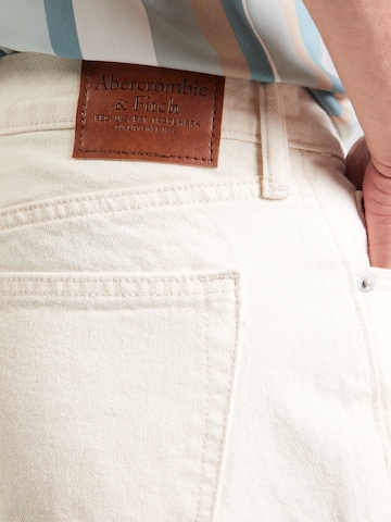 Abercrombie & Fitch Baggy Farkut värissä valkoinen