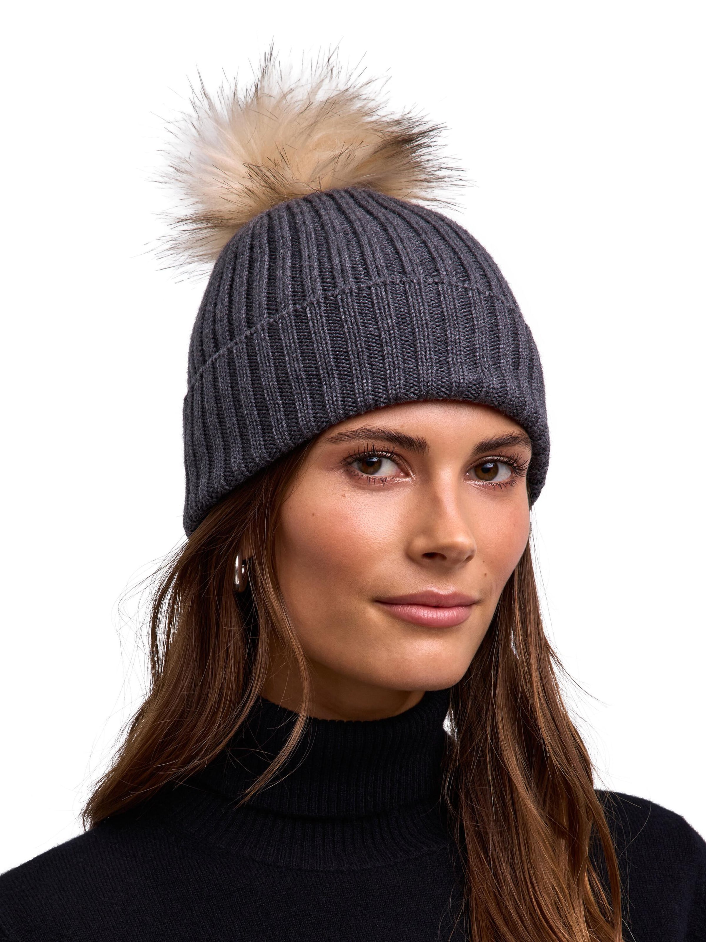 FALKE Beanie in Grey: front