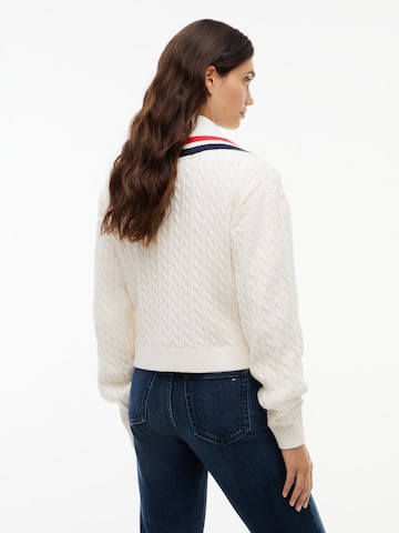 Pull-over Tommy Jeans en blanc