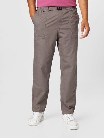 WEEKDAY Regular Trousers 'Gil' in Grey: front