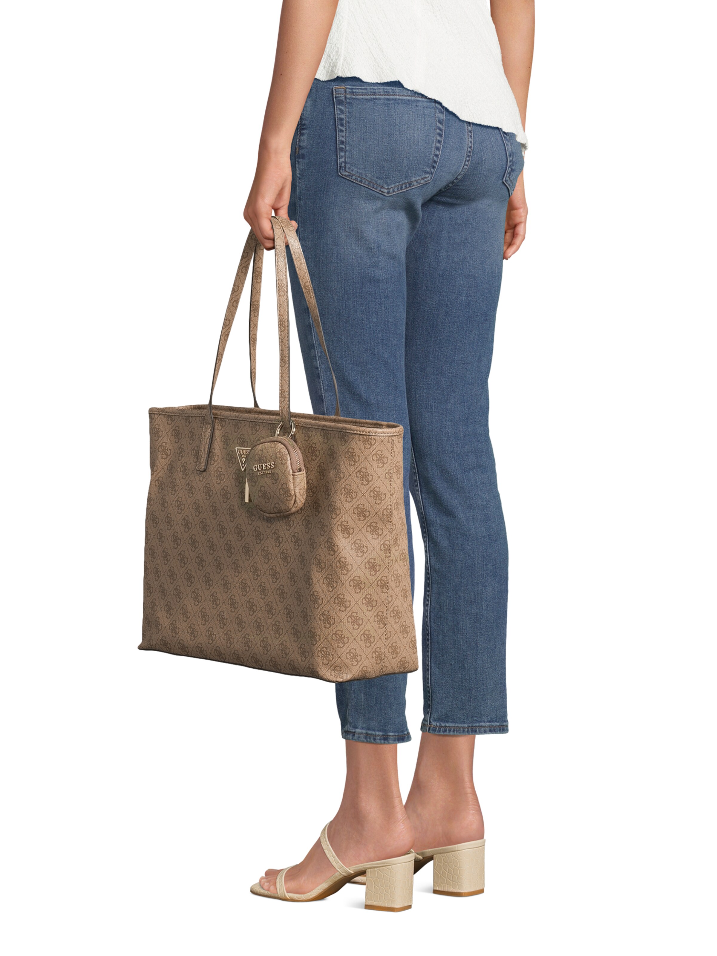 GUESS Μεγάλη τσάντα 'POWER PLAY II LARGE TECH TOTE' σε καφέ: μπροστά