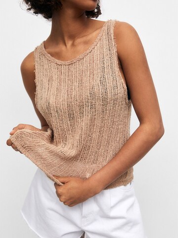 Pull&Bear Stricktop in Beige