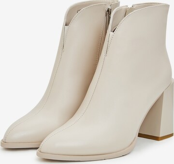 CESARE GASPARI Booties 'Classic' in Beige