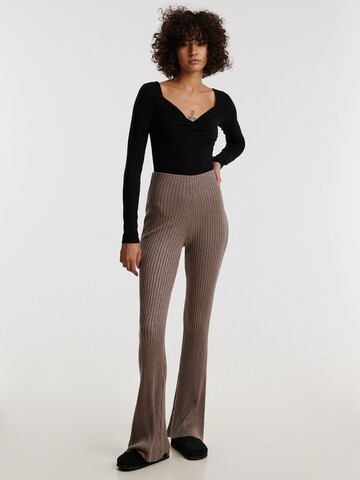 EDITED Flared Trousers 'NOHEA' in Beige