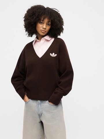 ADIDAS ORIGINALS Neulepaita 'ESS' värissä ruskea
