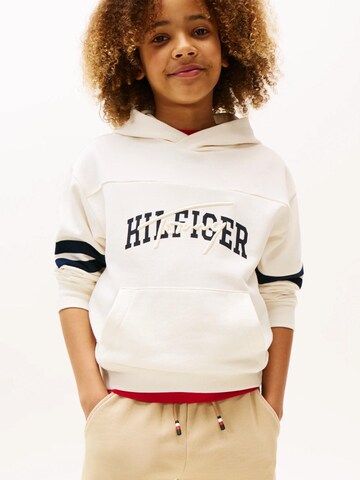 TOMMY HILFIGER Sweatshirt 'TOMMY HILFIGER – Felpa con Cappuccio Bambino in Cotone con Logo Grafico e Bande' in Wit