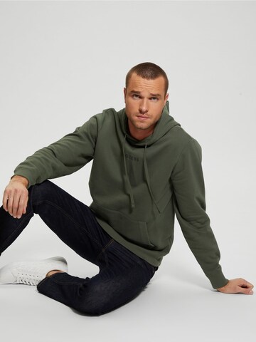 GUESS - Sweatshirt 'Roy' em verde