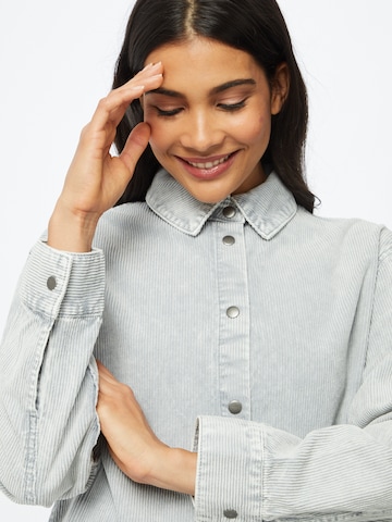 WEEKDAY Bluse 'Kelly' in Grau