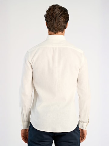 Coupe regular Chemise Lindbergh en blanc