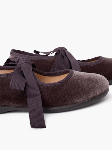 Pisamonas Flats in Grey