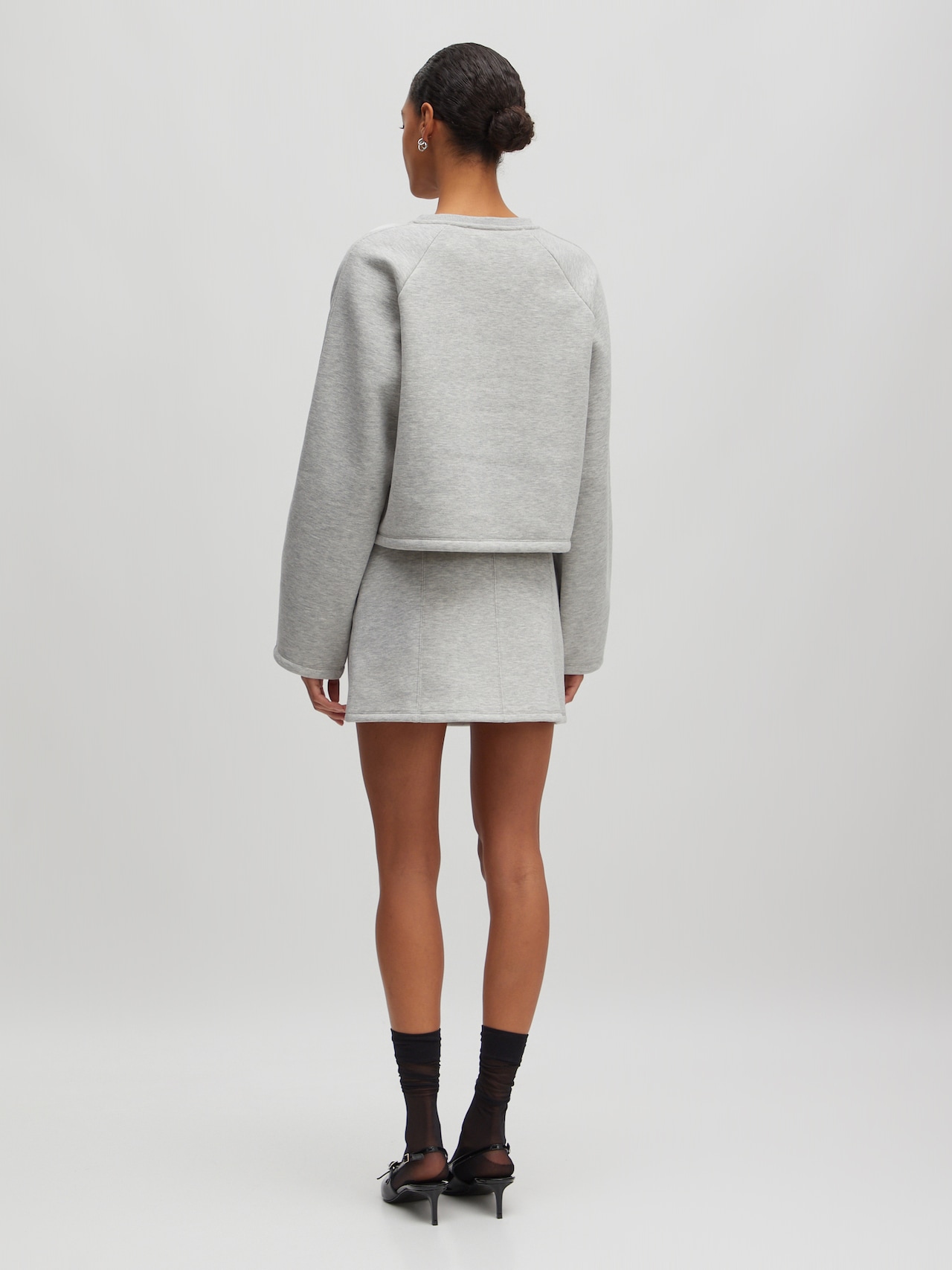 EDITED Produkte Sweatshirt 'Xezal' grau