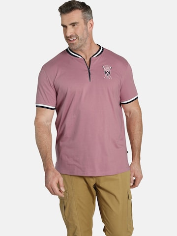 T-Shirt ' Earl Figory ' Charles Colby en rose : devant