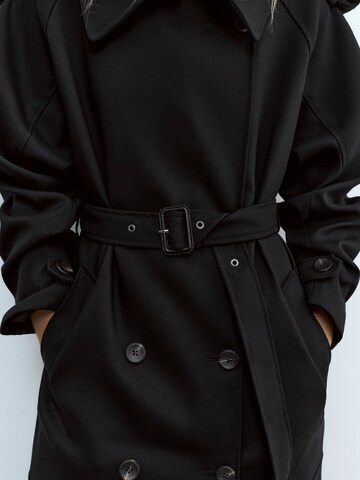 Pull&BearPrijelazni kaput - crna boja