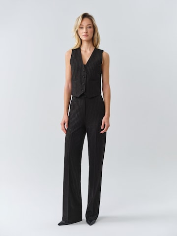 MB by Marta Buzolic - Chaleco para traje en negro
