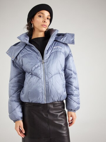 Pegador Between-Season Jacket in Blue: front