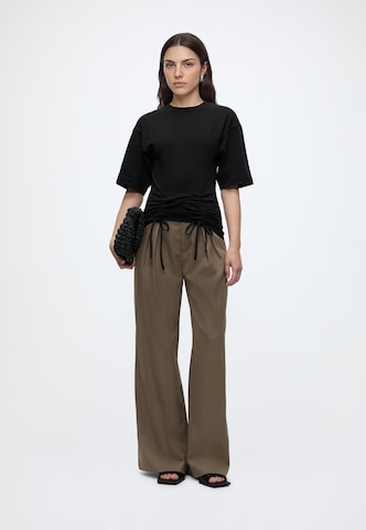 TOPSHOP Футболка 'MALLE' в Черный