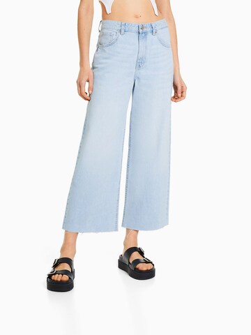 Bershka Wide leg Jeans in Blauw: voorkant