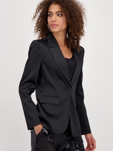 Blazer di monari in nero: frontale