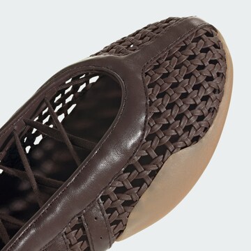 Ballerina 'Taekwondo Mei' di ADIDAS ORIGINALS in marrone