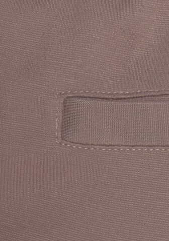 LASCANA Regular Cargohose in Braun