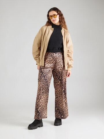 Wide leg Pantaloni con pieghe 'CARLISTINA' di ONLY Carmakoma in marrone