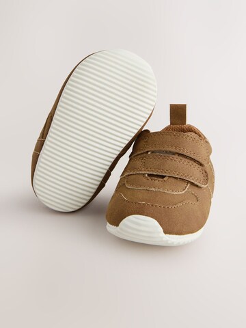 Sneaker de la Next pe maro