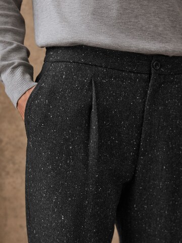 Next Regular Bandplooibroek in Grijs