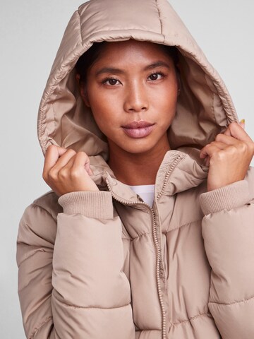 Manteau d’hiver 'Bee' PIECES en beige