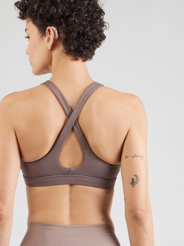 ICANIWILL Trojuholníky Športová podprsenka 'Luxe' - Hnedá