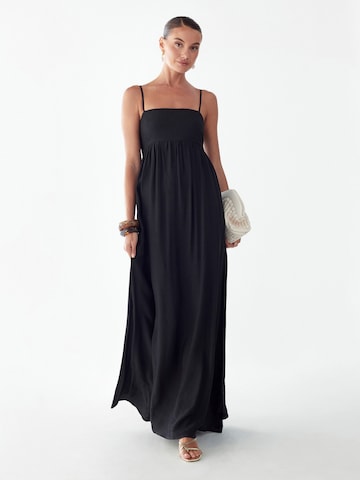 Abito da sera 'Aster' di St MRLO in nero