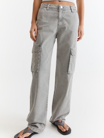 Loosefit Pantalon cargo Pull&Bear en gris : devant