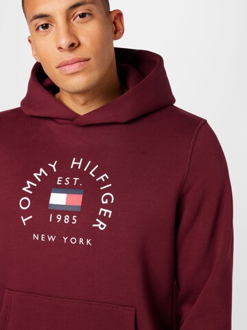 TOMMY HILFIGER Sweatshirt i rød