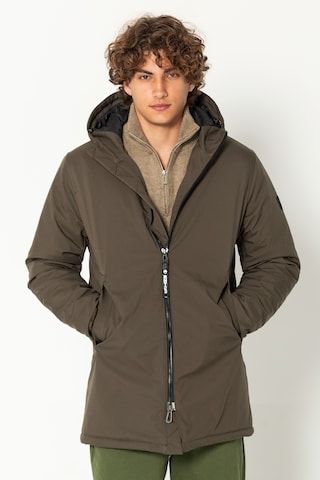 Ron Tomson Winterjacke, Model trägt Größe M in Grün: Vorderseite