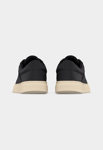 Sneaker low 'Kieran' de la BOSS pe negru