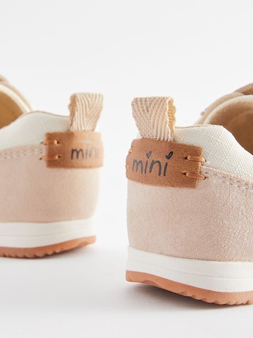 Sneaker di Next in rosa