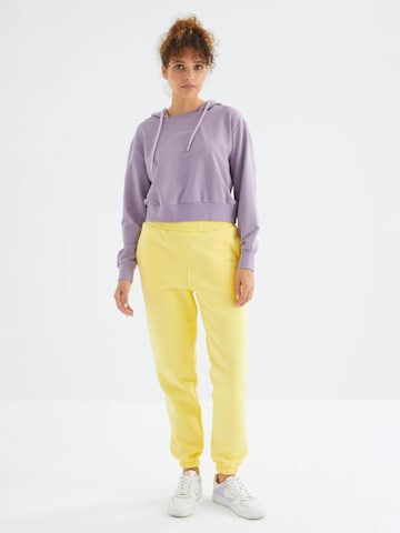 Tommy Life Regular Workout Pants 'Jogginghose' in Yellow