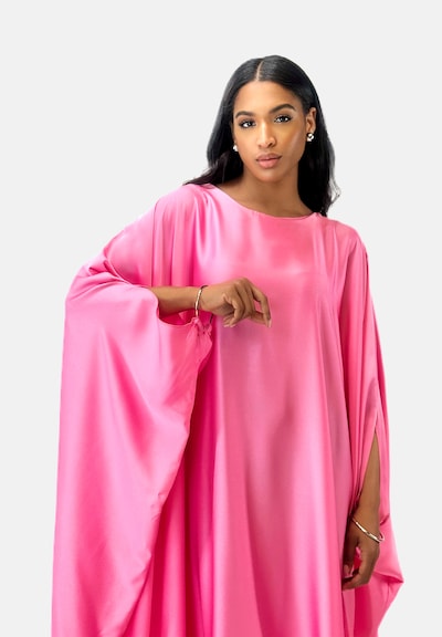 Elara Robe en rose, Vue avec produit
