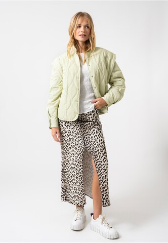 Veste mi-saison 'Zya' OH APRIL en vert : devant