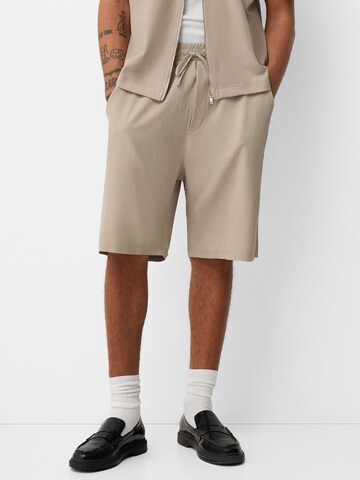 Bershka Regular Shorts in Beige: Vorderseite