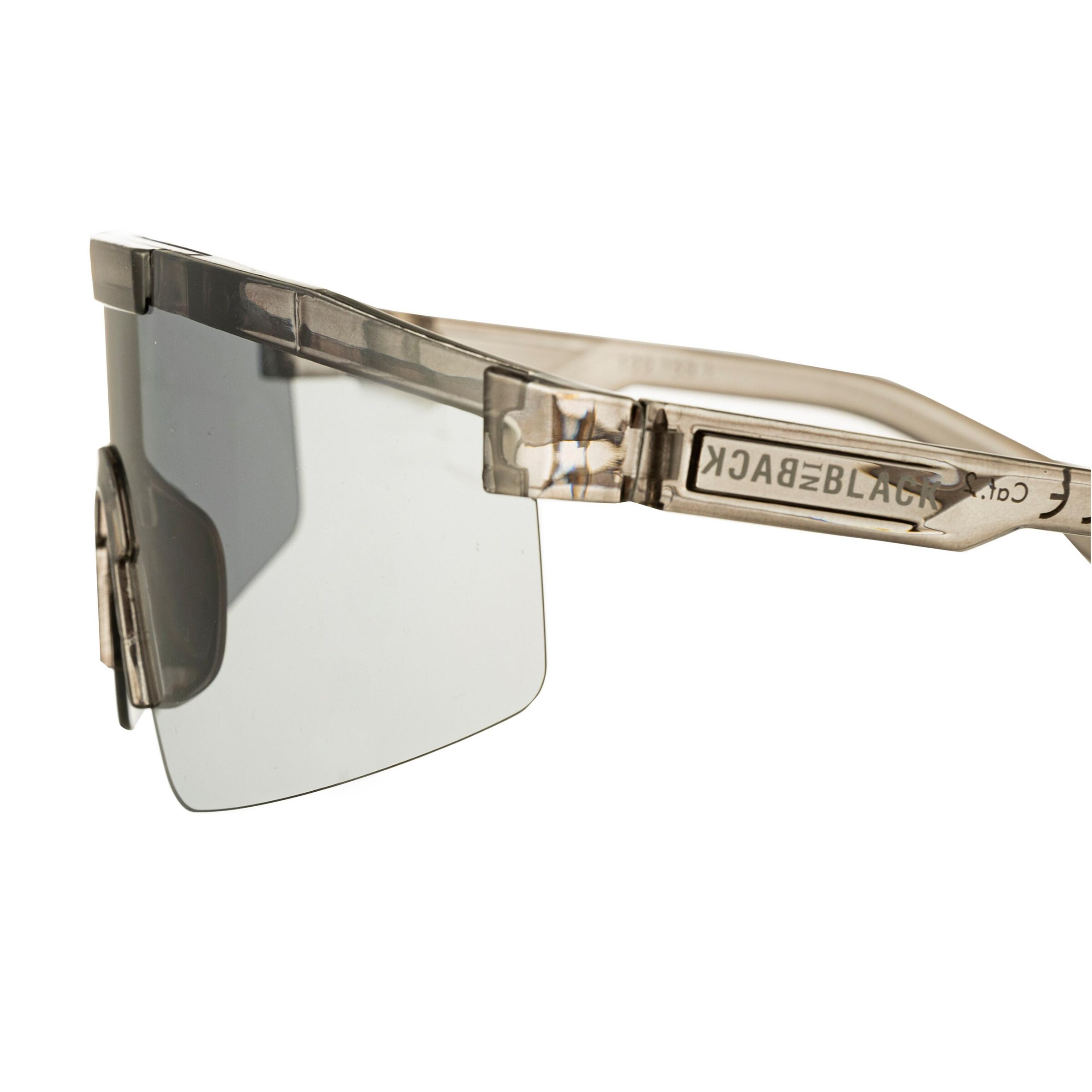 BACK IN BLACK Eyewear Sunglasses in Beige