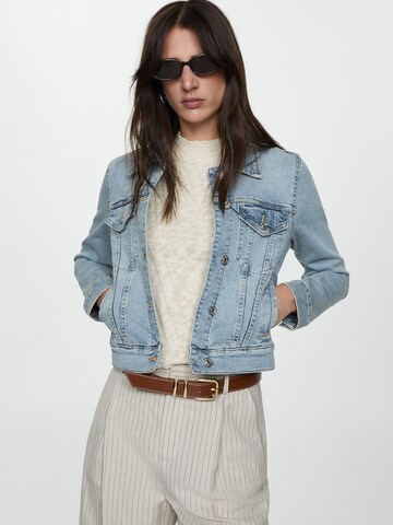 Geacă de primăvară-toamnă 'VICKY' de la MANGO pe albastru: față