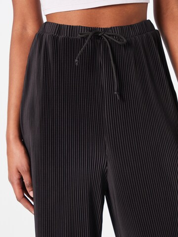 Urban Classics Wide Leg Hose in Schwarz