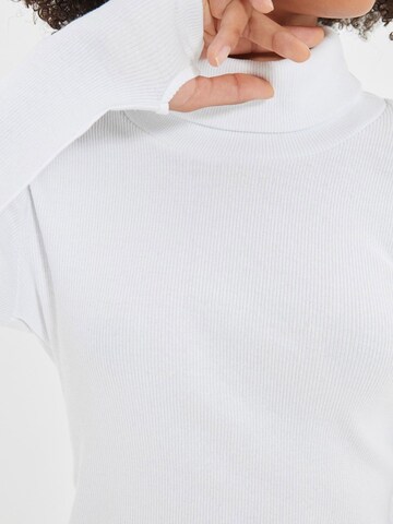 Trendyol T-shirt i vit