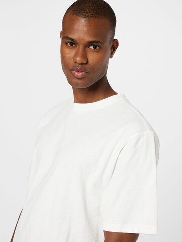 T-Shirt NU-IN en blanc