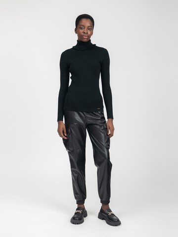 Influencer Sweater in Black