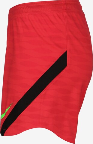 Regular Pantalon de sport 'Strike 21' NIKE en rouge